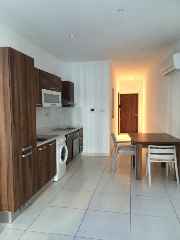 Paceville Montecarlo Apartments Saint Julian's Стая снимка
