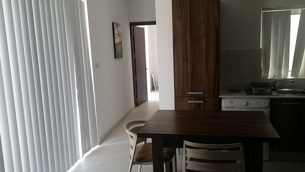 Paceville Montecarlo Apartments Saint Julian's Стая снимка