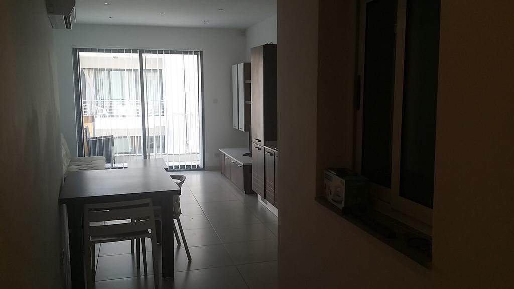 Paceville Montecarlo Apartments Saint Julian's Стая снимка